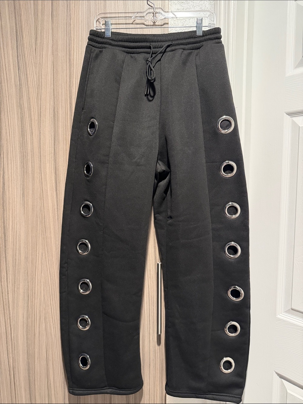 Men's Black Grommet-Detail Sweatpants